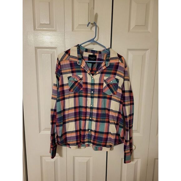 American Eagle Outfitters plaid button-down - Picture 1 of 9